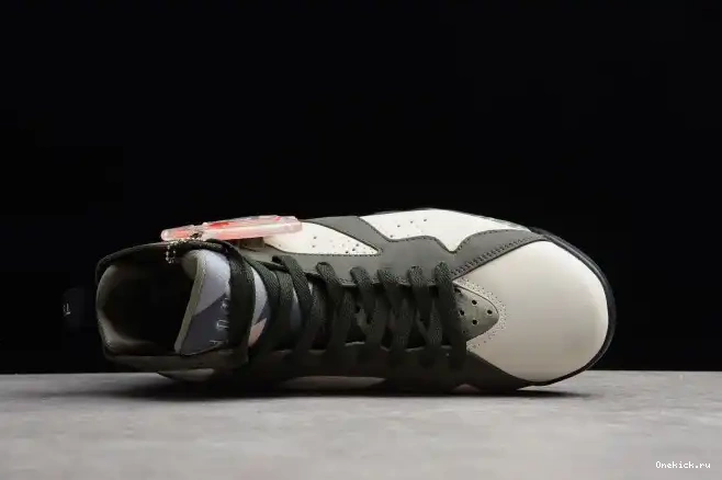 One Kick Air Patta Icicle AT3375-100 Jordan x 7 0614